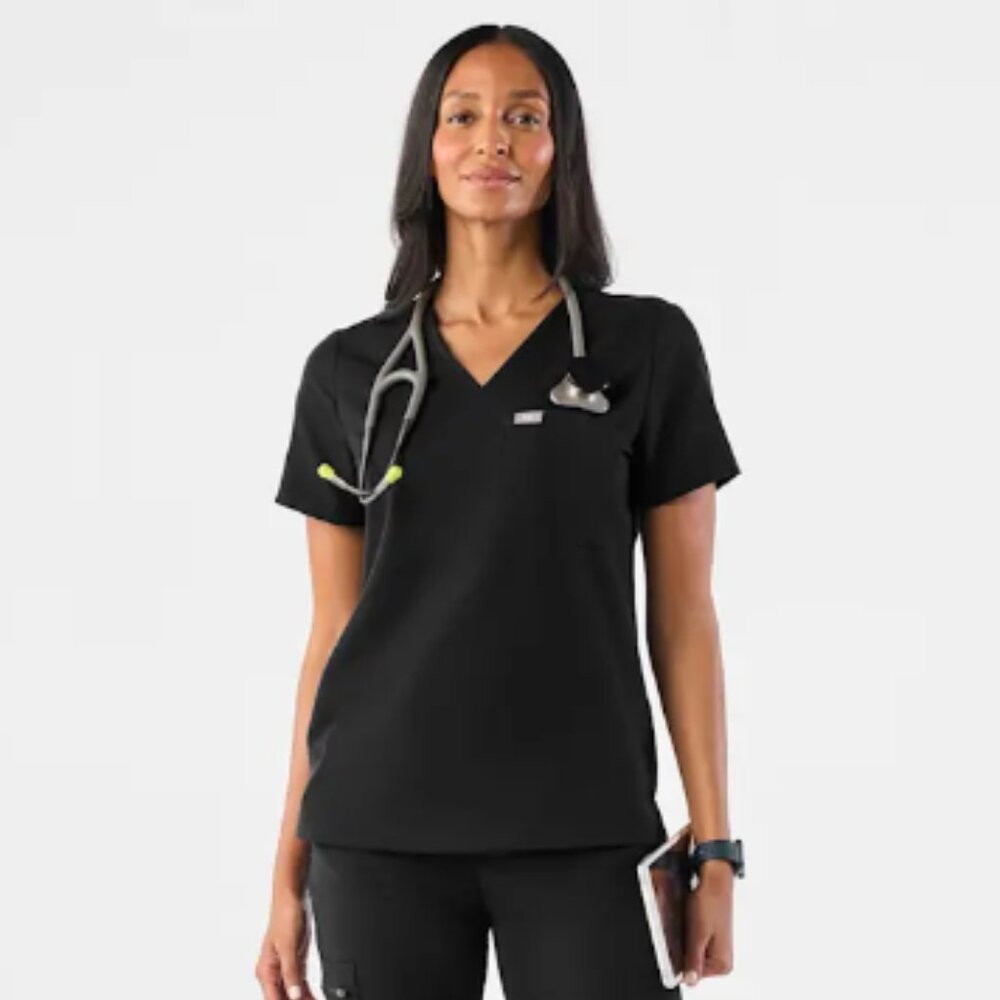 Figs Women' Black Catarina Scrub Top Size S Pockets Technical Collection Classic